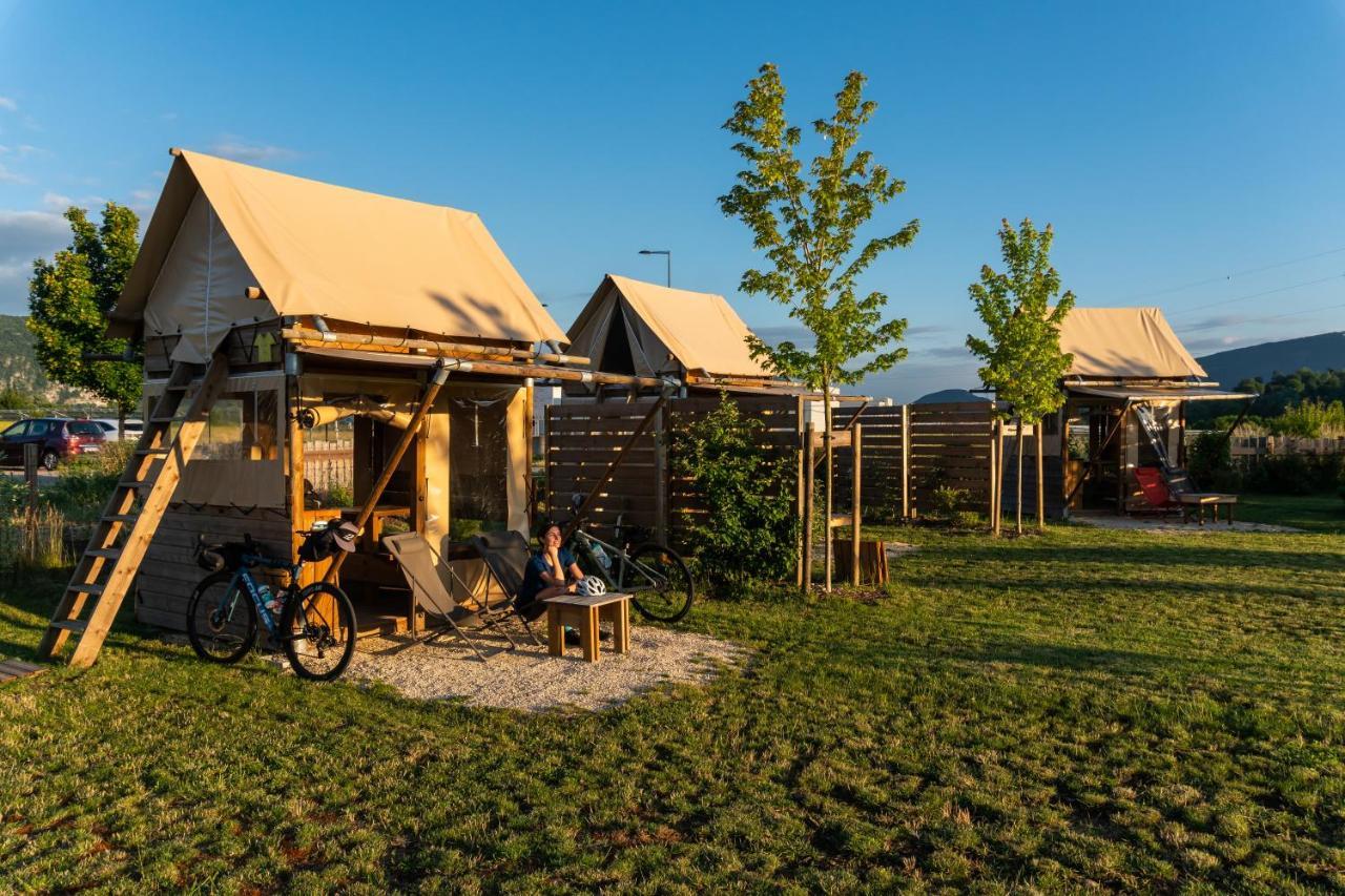 Les Lodges De La Viarhona - Tentes Lodges Virignin Экстерьер фото